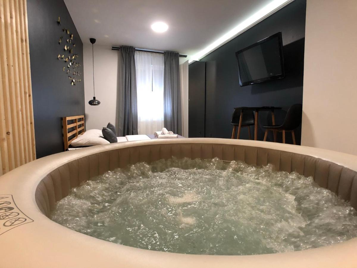 Apartment Zagreb Jacuzzi Extérieur photo